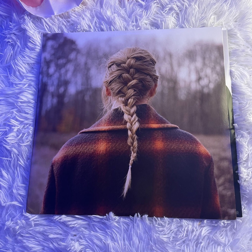 Taylor swift evermore album vinyl record (never used)